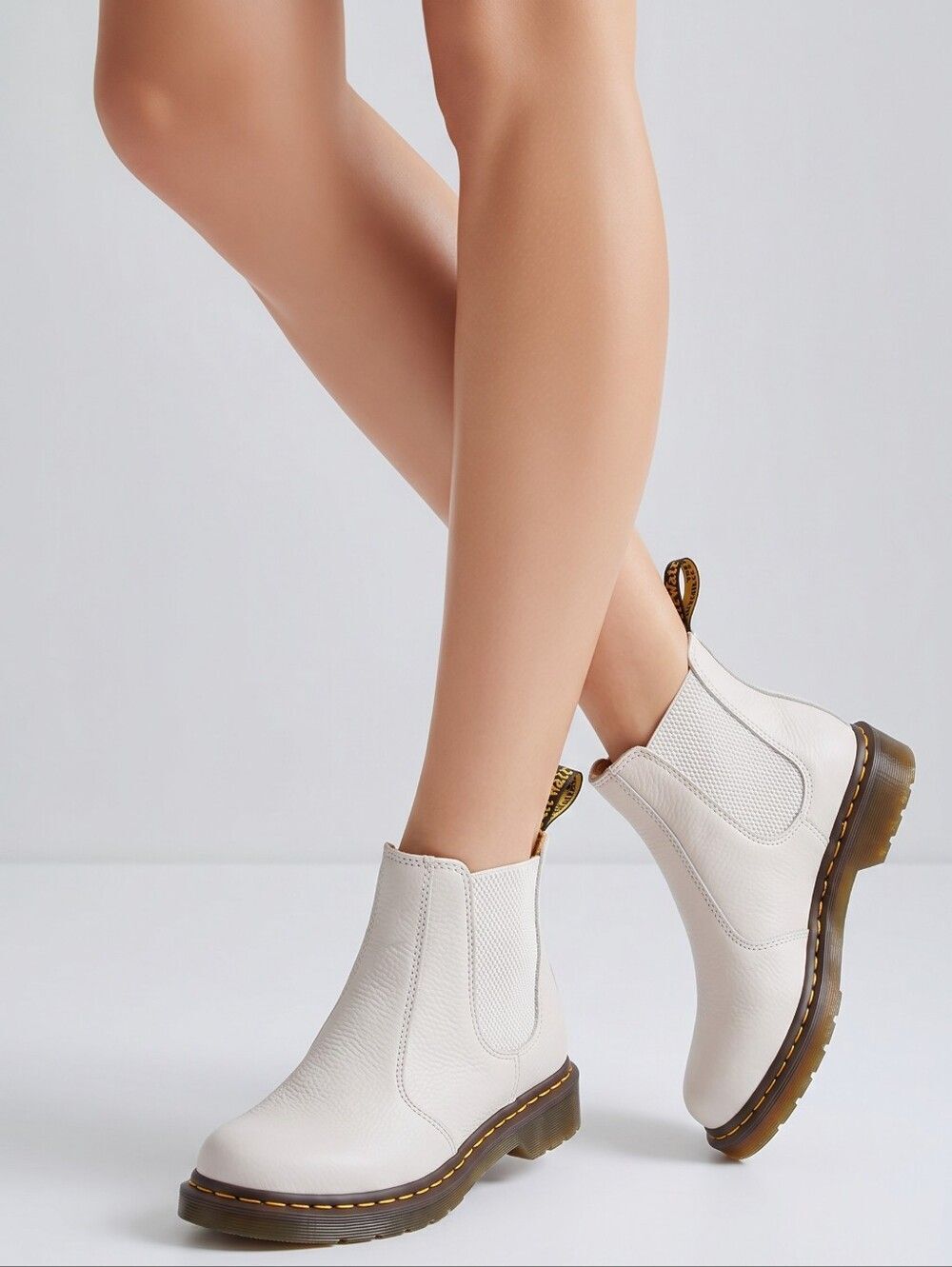 🩵NIB Dr. Martens 2976 Taupe Virginia Leather Chelsea Boots Size 8